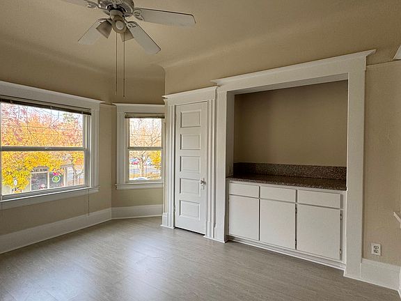 5th image of 527 12th St #B
