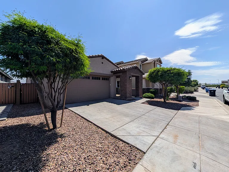 9509 W Sells Dr — Photo 23
