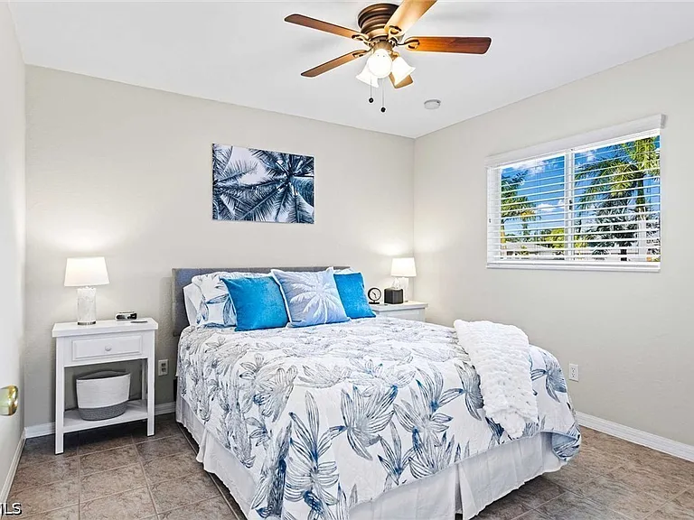 4131 SW 17th Pl — Photo 15