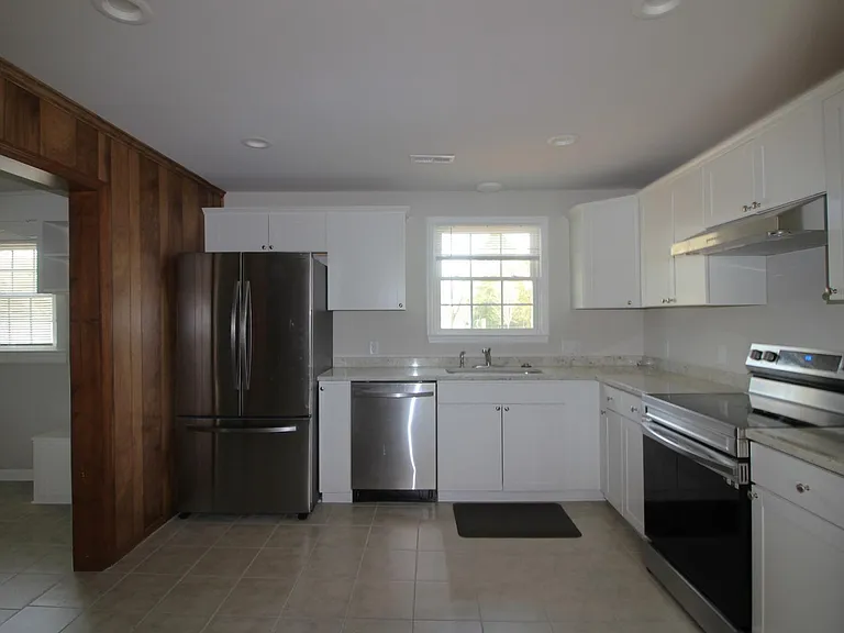 212 N Main St — Photo 11