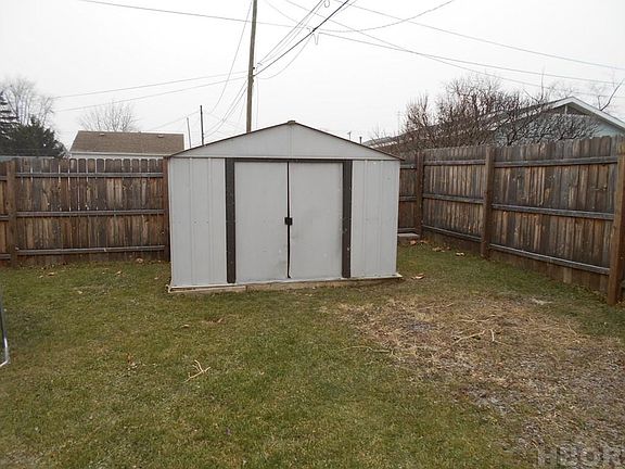 4th image of 138 Tioga Ave