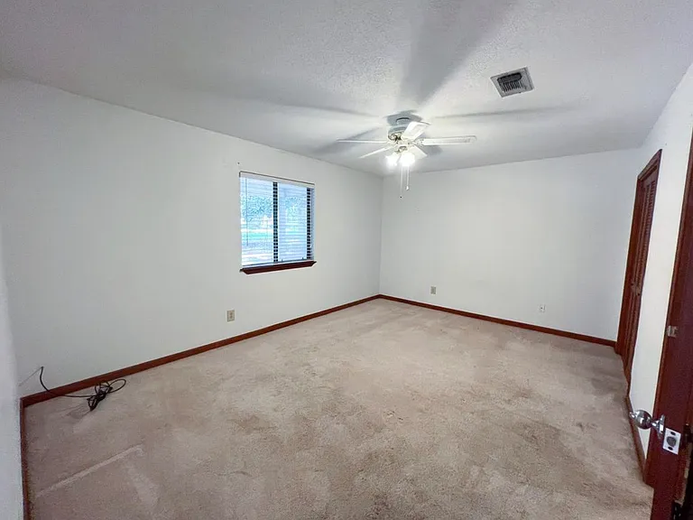425 Muskegon Ave — Photo 12