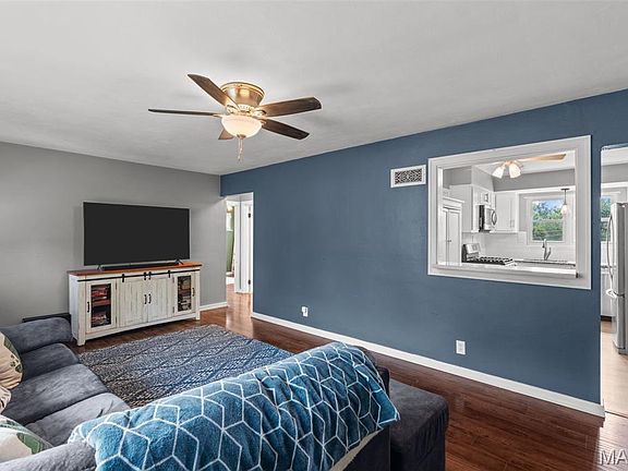 4th image of 10954 Vargas Dr