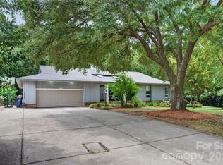 19330 Yachtman Dr, Cornelius, NC 28031