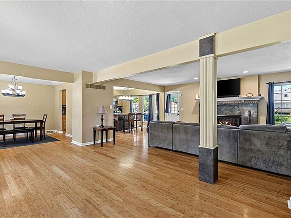 5th image of 1600 SW 24th St