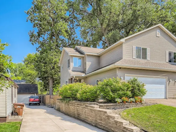 1003 Sibley St, Hastings, MN 55033