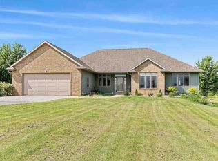 1515 Ridge Oaks Dr, De Pere, WI 54115