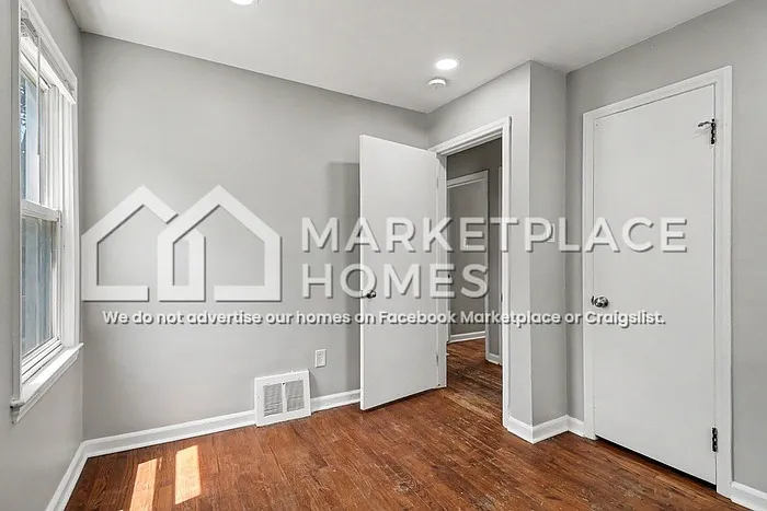 17326 Garfield — Photo 9