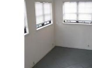 6818 Edmund St, Philadelphia, PA 19135