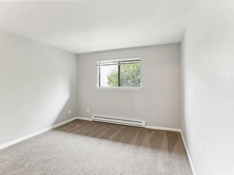 Country Meadows Apartments — Photo 13