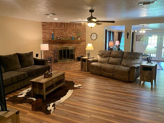 5th image of 202 Sherwood Ln