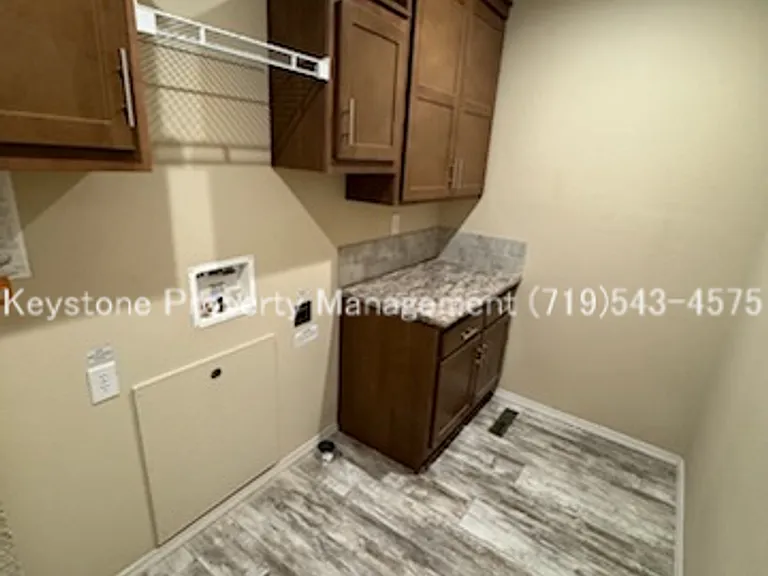 1051 E Platteville Blvd — Photo 29
