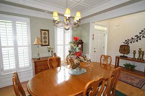 5th image of 145 Churchcliff Dr