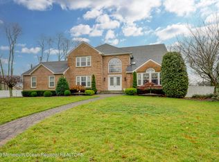 28 Story Ct, Freehold, NJ 07728