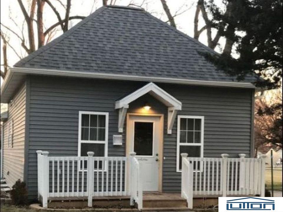 1st image of 2141 Adams St