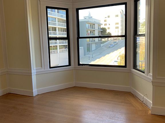4th image of 2195 Sacramento St #401