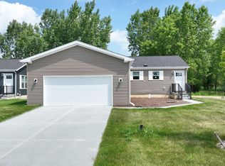 4420 Maple Leaf Trl, Flint, MI 48506