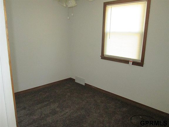 5th image of 1515 Valley St