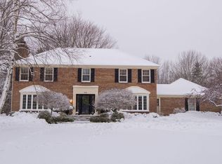 431 W Post Ct, Mequon, WI 53092