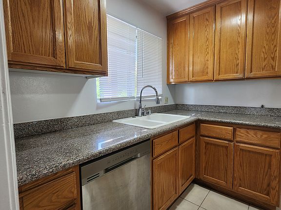 5th image of 1420 Rexford Dr #10