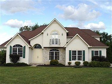 1st image of 8905 Chaucer Blvd #29