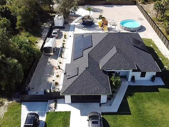 2nd image of 415 Plumosa Ave