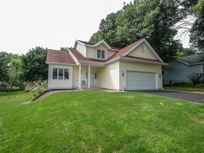 527 Saxonwood Rd, Altoona, WI, 54720
