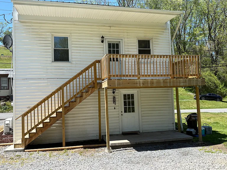 557 S Church St #A — Photo 3
