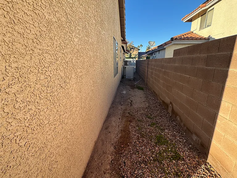 7447 Palermo Ave — Photo 20