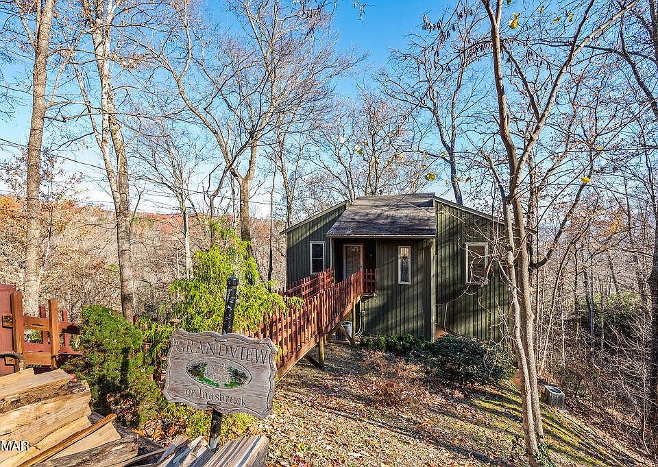1st image of 828 Innsbruck Dr
