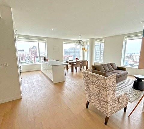 3rd image of 1050 S Grand Ave #1209