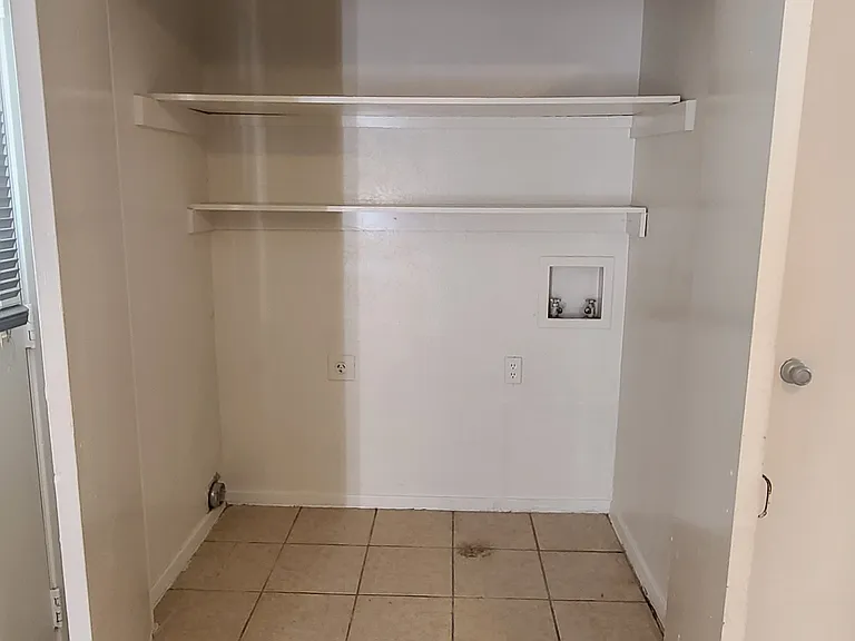 2703 Ponderosa St — Photo 24