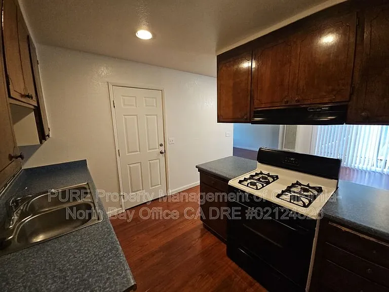 155 Oak Manor Ct #2 — Photo 7