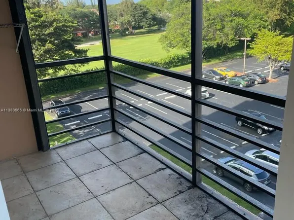 900 Saint Charles Pl APT 513, Hollywood, FL 33026
