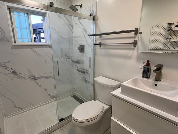 4th image of 10159 Saratoga Ave