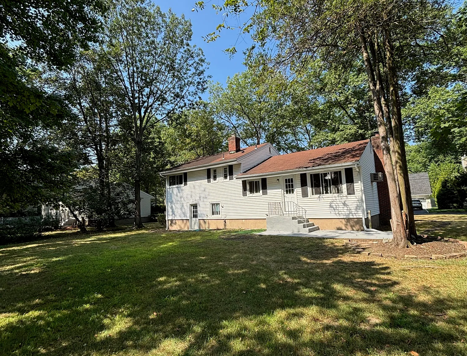 3 bed, 2.5 bath, 1500 sqft, $4,500 — Photo 3