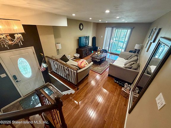 3rd image of 29 Hammock Ln
