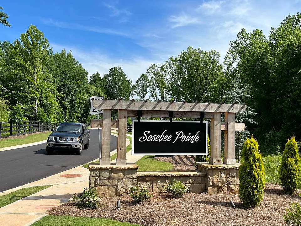 95 Pointe Pl