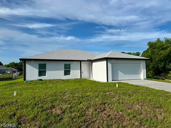 3707 32nd St SW, Lehigh Acres, FL 33976