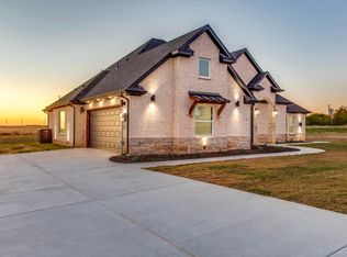 25 County Road 381, Era, TX 76238