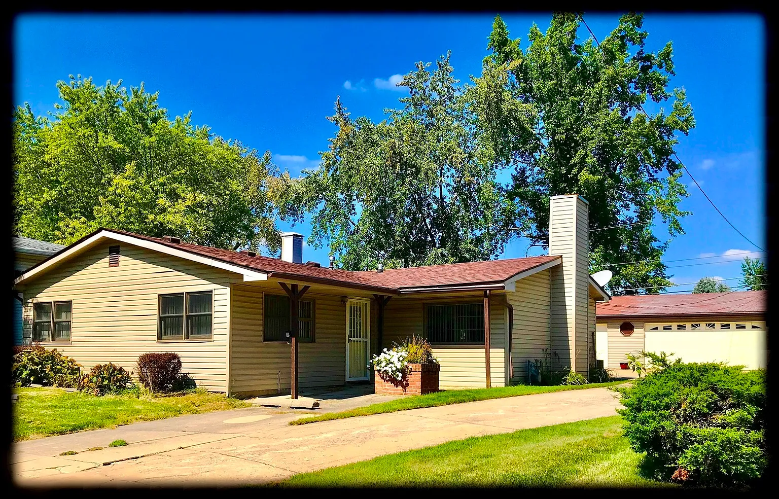 2123 Belmont Ave photo 1