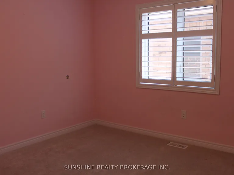27 Foxberry Rd — Photo 7