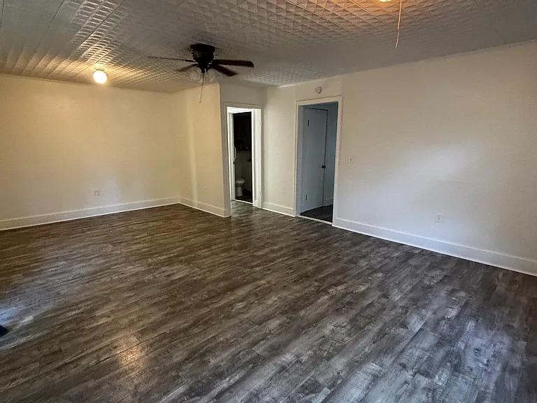 918 N Taylor St — Photo 2
