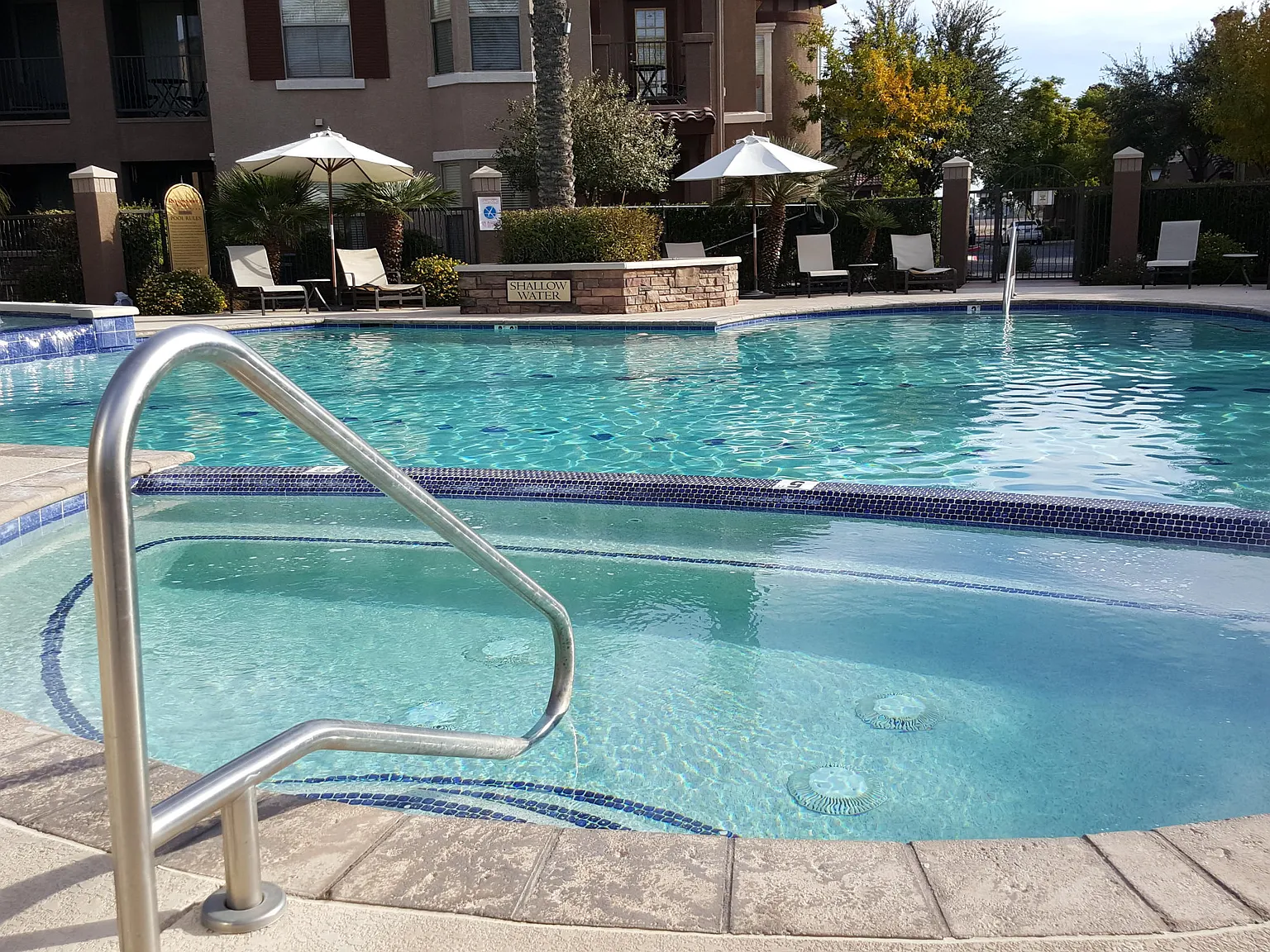 1 bed, 1.0 bath, 892 sqft, $1,950 — Photo 4