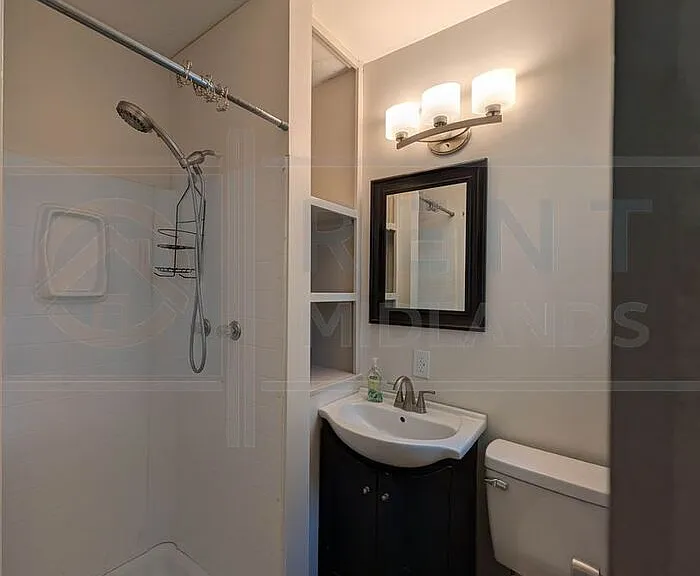 2307 Vine St — Photo 22