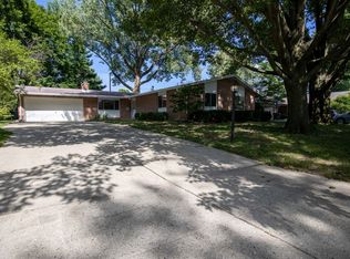 5194 Oak Tree Dr S, Dayton, OH 45440
