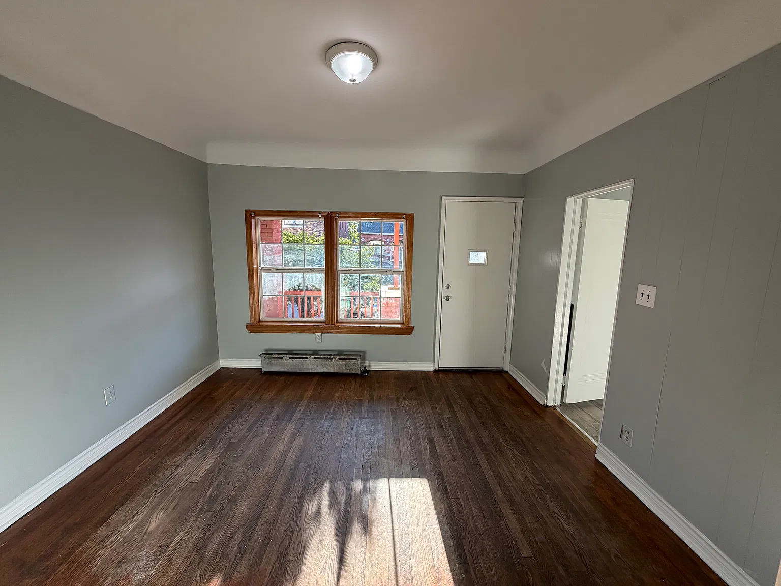 3 bed, 1300 sqft, $1,400 — Photo 2