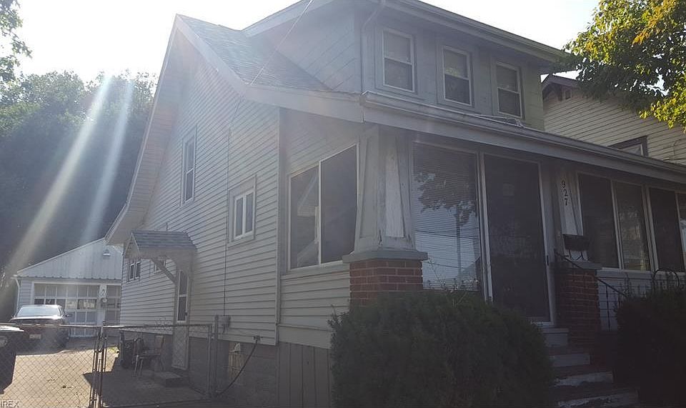 2nd image of 927 Dan St
