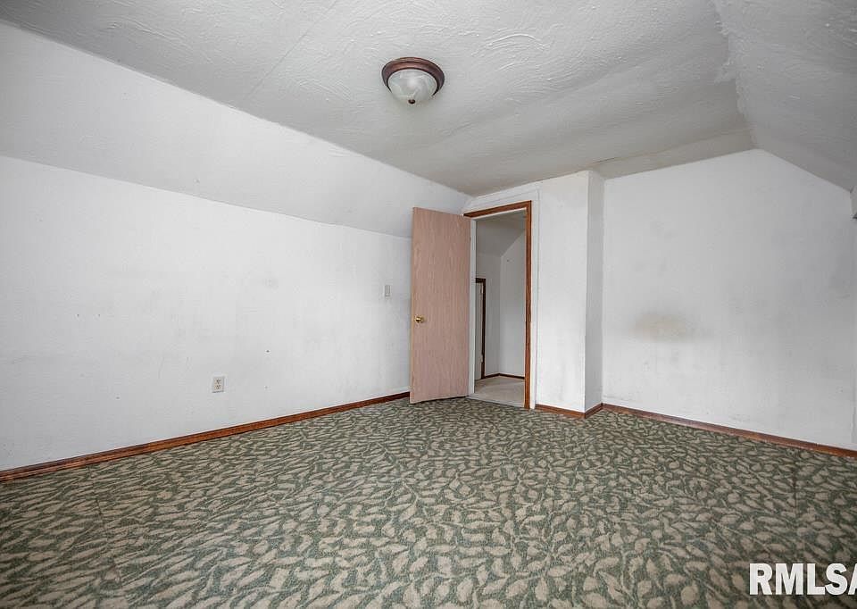 28th image of 1002 Market St