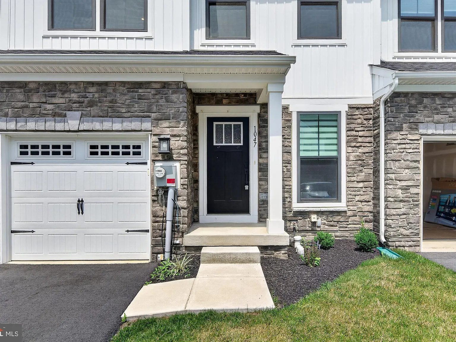 3 bed, 2.5 bath, $3,100 — Photo 4